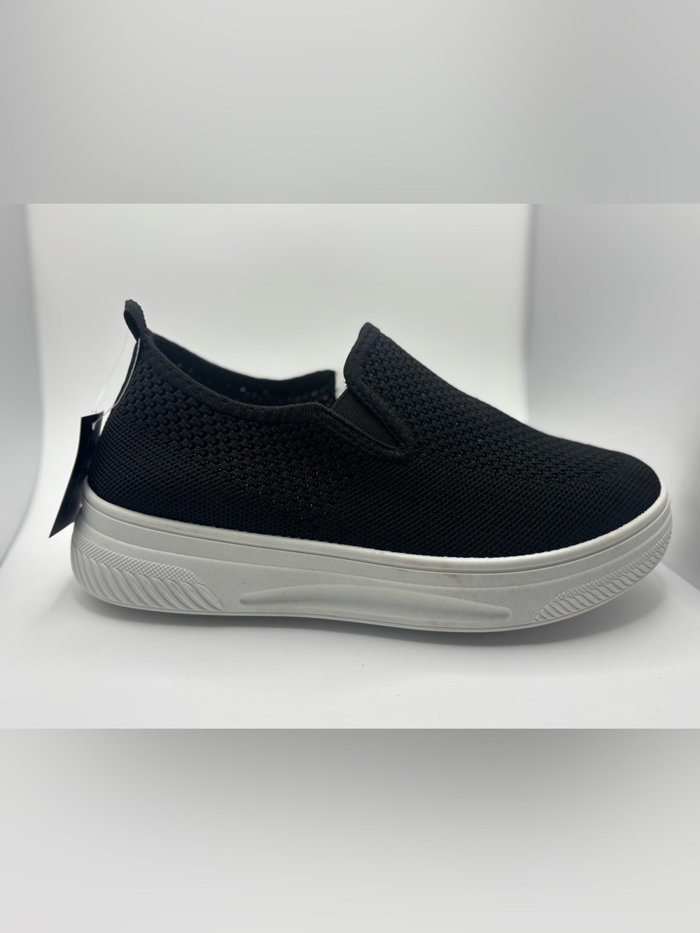 NWB Henry Ferrera By Charming Lady Women’s Sneakers Black Size 6